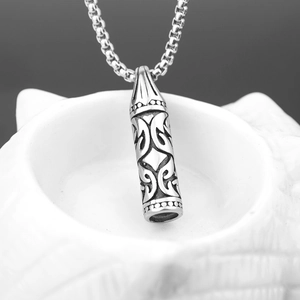 Collier rétro en acier inoxydable avec pendentif balle gravé et motif hexagramme