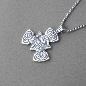 Collana con nodo celtico vintage in acciaio inossidabile con finitura argento per uomo