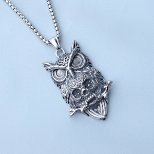 Collana punk in acciaio inossidabile con ciondolo teschio gufo vintage scuro e catenina