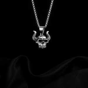 Punk style bull skull pendant necklace in silver stainless steel with bead chain