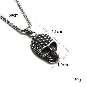 Collier avec pendentif crâne en acier titane avec chaîne serpent ronde de 60 cm
