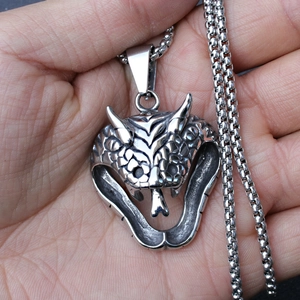Retro stainless steel cobra pendant necklace with detailed snake head and box chain