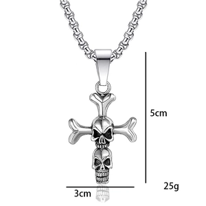 Collana a croce punk gotica con doppio teschio in acciaio inossidabile e catena