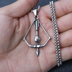 Retro titanium steel bow and arrow pendant necklace with cross flower design for men
