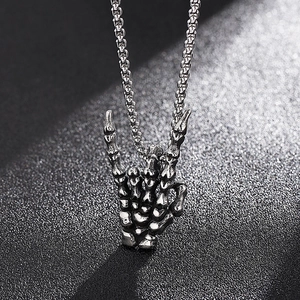 Edelstahl Skeletthand Anhänger im Punk-Stil mit Tigerauge-Stein an einer Perlenkette für Herren