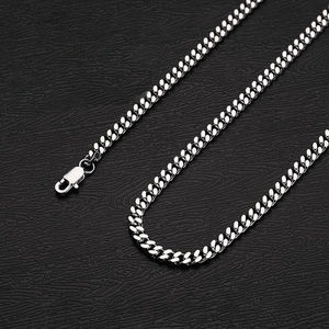 Collier chaîne à maillons cubains en acier inoxydable argenté avec fermoir mousqueton