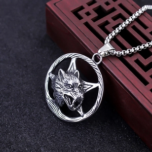 Collana con pendente a testa di lupo vintage e catena a scatola da uomo stile retrò