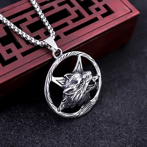 Collana vintage in acciaio inossidabile con ciondolo testa di lupo e stella pentagramma