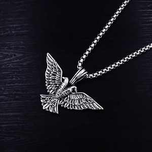 Collana con ciondolo aquila vintage in acciaio inossidabile con catena box per uomo