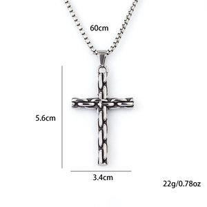 Collier avec pendentif croix en acier inoxydable rétro punk et détails de chaîne