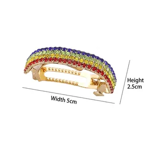 Pince à cheveux strass arc-en-ciel avec pince dorée, largeur 5cm et hauteur 2.5cm