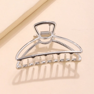 Grande pince à cheveux élégante en métal argenté avec un design semi-circulaire minimaliste