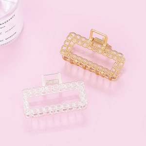 Pince à cheveux élégante avec chaîne carrée en métal doré et argent transparent