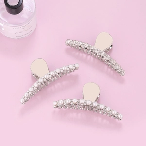 Elegantes Set aus Perlen- und Strass-Haarklammern mit silbernem Metall-Finish, drei Stile