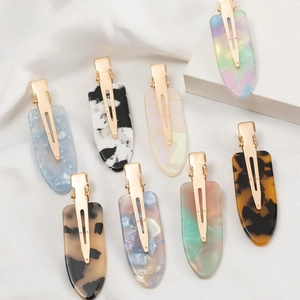 Lot de 8 barrettes à cheveux en acétate coloré avec motifs léopard et marbre sur métal doré