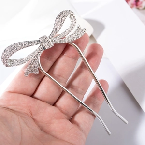Élégant pic à cheveux nœud argenté avec strass brillants pour coiffure de femme chic