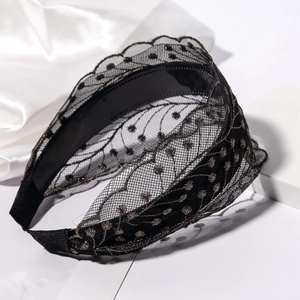 Serre-tête large élégant en dentelle noire avec broderie florale dorée pour femme