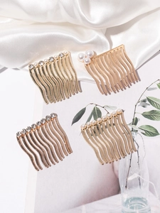 Détails de quatre peignes à cheveux dorés avec perles élégantes et strass brillants