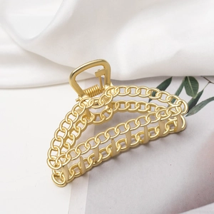 Eleganter Haarklammer aus Goldmetall mit dreifacher Kette und hohlem Design im frz Stil