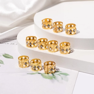 Bagues de Cheveux Dreadlock en Métal Doré Forme de Cœur Ajouré avec Strass pour Femmes Accessoires de Bijoux de Tresse Clips de Cheveux en Cristal