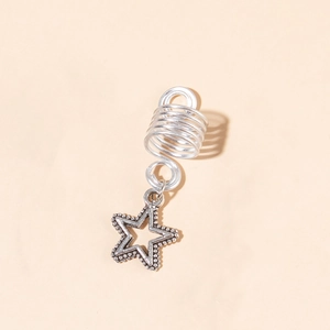 Accessoire de bague à cheveux en spirale argentée avec pendentif étoile à cinq branches