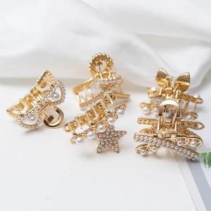 Lot de 5 mini pinces à cheveux dorées avec perles élégantes et formes d'étoiles et cœurs