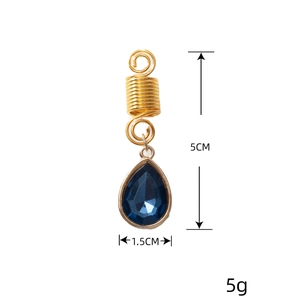 Goldener Haarschmuck für Dreadlocks mit blauem Kristallanhänger in 5cm Gesamtlänge