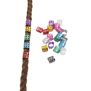 Anneaux de Tressage de Cheveux en Métal Cœur Évidé Menottes Dreadlock Pinces à Cheveux Colorées Accessoires Punk Hip Hop