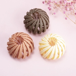 Pinces à cheveux nid d'oiseau mates minimalistes en marron foncé, rose nude et beige