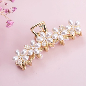 Large Flower Hair Claw Clip Elegant Alloy Artificial Pearl Shark Clip French Retro Hair Accessories For Women Daily Styling Grip