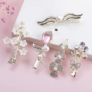 Sweet Floral Rhinestone Hair Clip With Faux Artificial Pearl Alloy Flower Butterfly Bowknot Duckbill Clip Elegant Hair Jewelry For Women