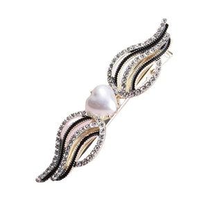 Japanese style wing shaped hair clip with sparkling rhinestones and white heart pearl