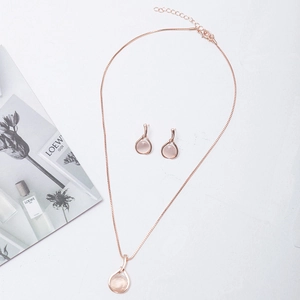 Elegante roségouden kattenoogsteen ketting en druppelvormige oorbellenset voor dames
