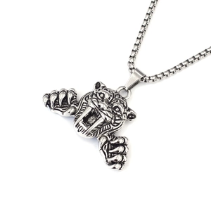 Collier avec pendentif tête de tigre en acier inoxydable argenté et chaîne à mailles
