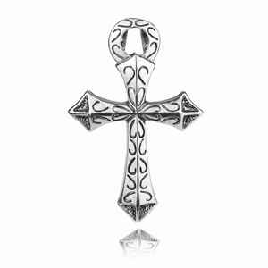 Pendentif croix en acier titane hip hop avec gravure gothique florale sur fond blanc pur