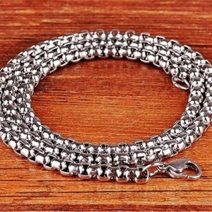 Poliertes Silber-Edelstahl-Gliederkette-Halsband mit robustem Karabinerverschluss