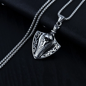 Collier avec pendentif serpent cobra royal égyptien vintage en acier inoxydable