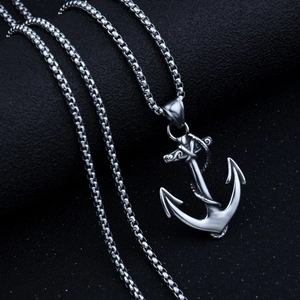 Colgante de ancla vintage para hombre con detalle de cuerda en cadena box