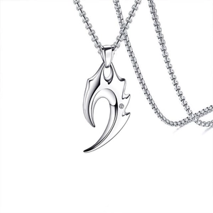 Collier punk gothique avec pendentif griffe en argent, zircon et chaîne box robuste