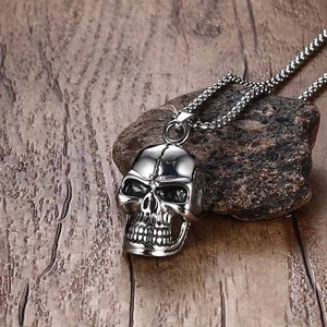 Gothic punk oversized skull pendant necklace in antique silver finish for men