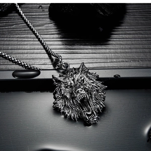 Vintage stainless steel roaring wolf head pendant necklace with square pearl chain for men