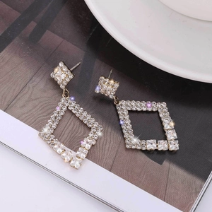 Sparkling S925 sterling silver geometric rhombus earrings with shimmering cubic zirconia