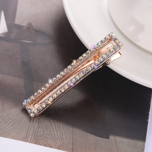 Eleganter roségoldener Haarclip mit bunten schimmernden Strasssteinen für Damen