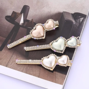 Elegante Fermaglio per Capelli in Lega a Cuore Con Künstliche Perle Sintetiche e Strass Stile Coreano Clip a Becco d'Anatra Donna
