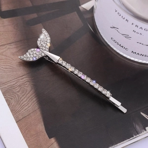 Elegante zeemeerminstaart haarclip met fonkelende steentjes in zilveren afwerking