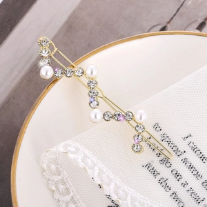 Pince à cheveux élégante en alliage doré avec perles blanches et strass brillants