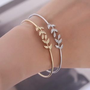 Minimalist Alloy Leaf Open Cuff Bracelet For Women Adjustable Gold Silver Plated Nature Inspired Fashion Rhinestone Hand Jewelry
