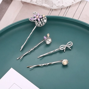 Coffret de barrettes à fleurs et strass avec papillon violet et motif lapin mignon