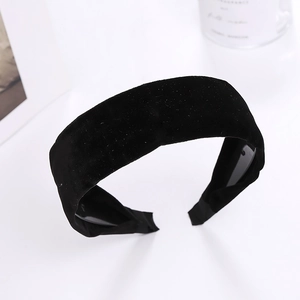 Serre-tête élégant en velours noir épais avec design rembourré pour un style rétro minimaliste