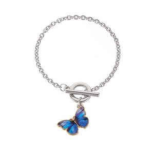 Bracelet chaîne argenté avec pendentif papillon dégradé bleu et fermoir à bascule